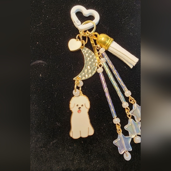 Handmade White Dog Keychain โจ๏ธ๐ - Picture 3 of 5